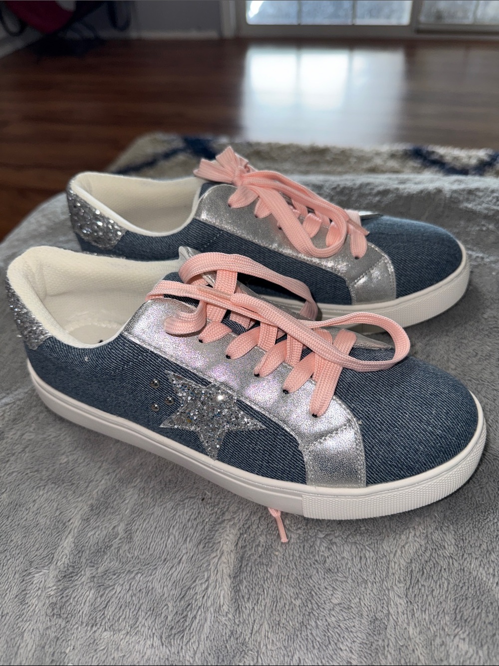 Hey Girl Women's Denim Glitter Star Sneakers with Pink Laces size 7